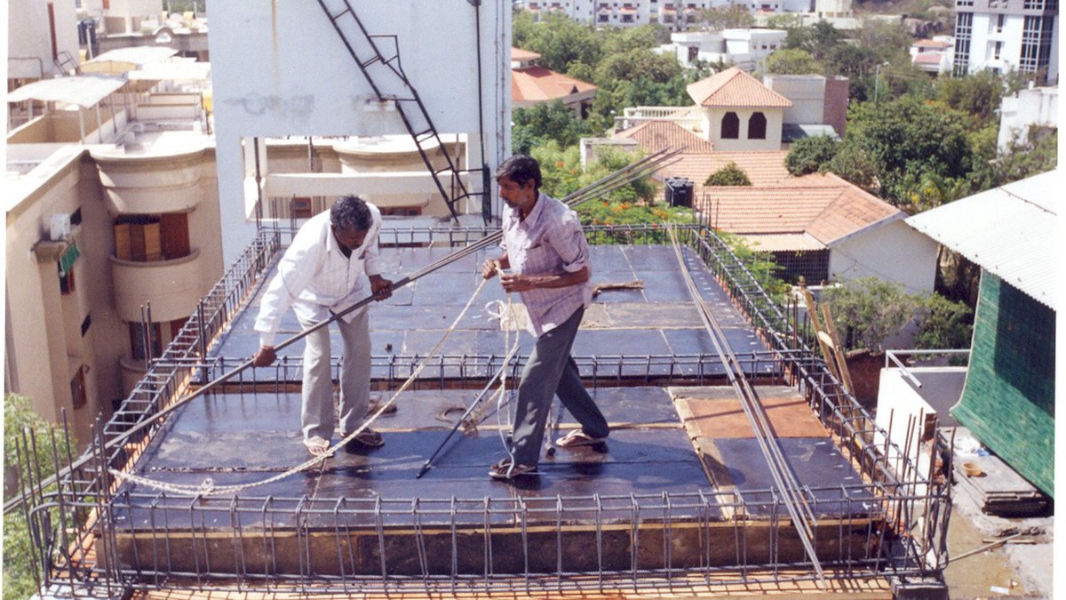 Foundation supervision on a rooftop installation site